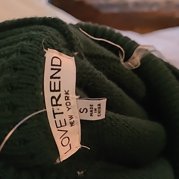 Dark Green Turtleneck Sweater - Picture 4 of 7